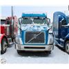 Image 3 : REPO: 2016 VOLVO VNL 730 HIGHWAY TRACTOR