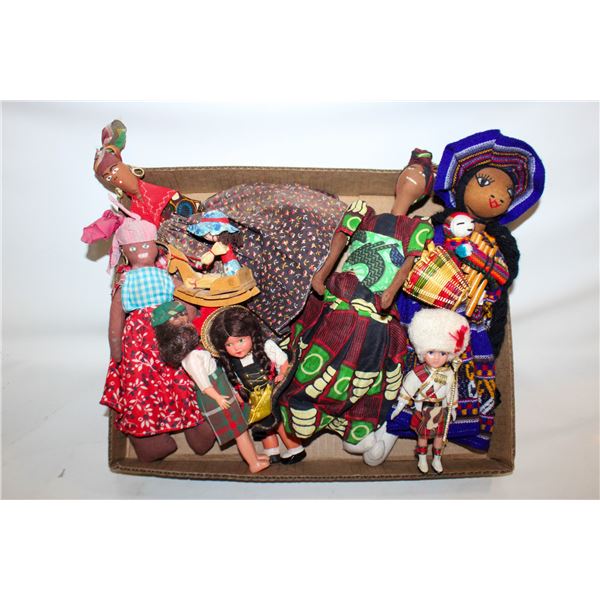LOT OF INTERNATIONAL DOLLS