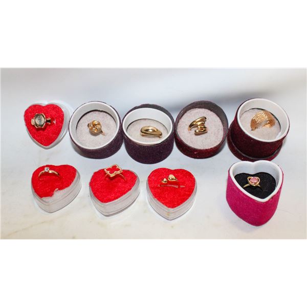 LOT OF 9 ESTATE RINGS