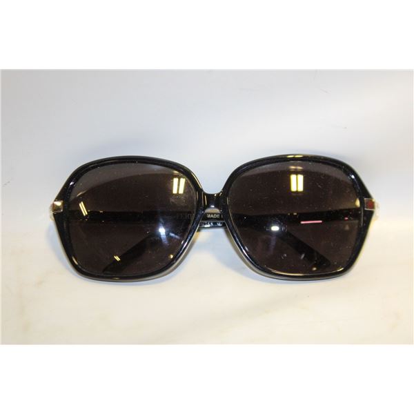 GIANFRANCO FERRE WOMENS SUNGLASSES WITH CASE