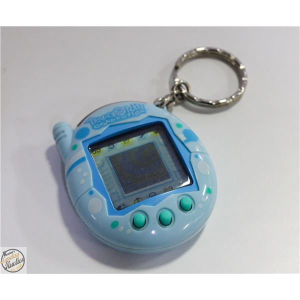 VINTAGE 2004 BANDAI TAMAGOTCHI