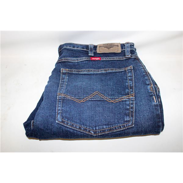 MENS 36X30 WRANGLER BLUE JEANS
