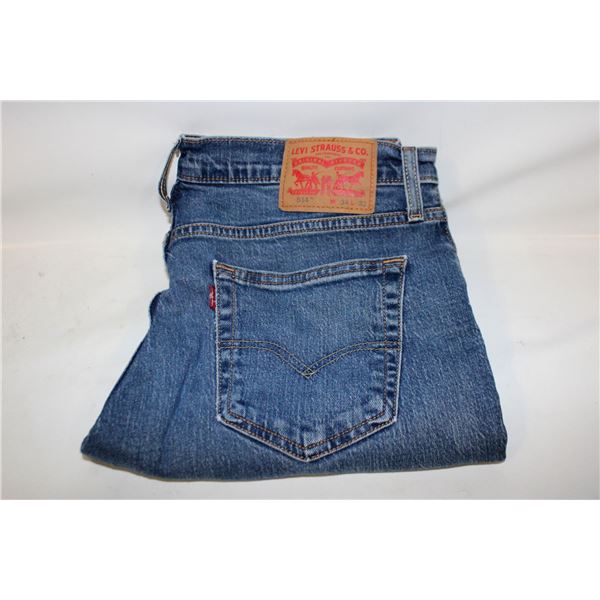 MENS 34X32 LEVIS BLUE JEANS