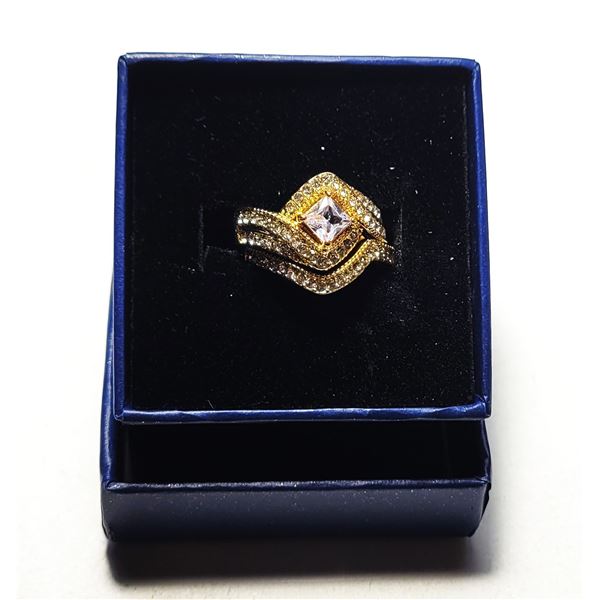 21)  GOLD TONE WITH CLEAR CRYSTALS, 2 PCE