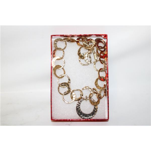 MONET HAMMERED METAL NECKLACE