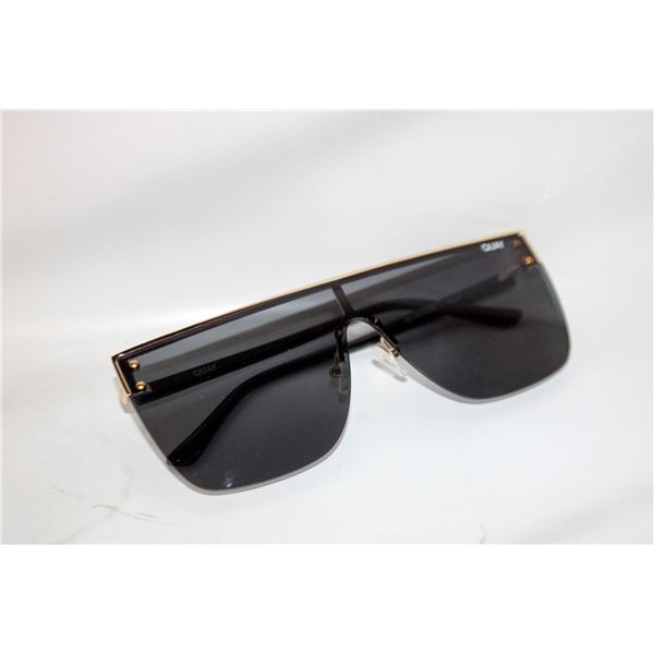 QUAY SUNGLASSES SHIELD GO OFF BLACK/