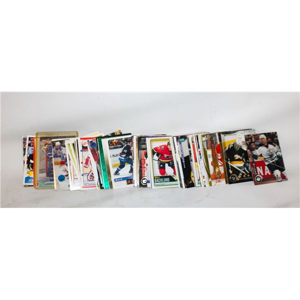 BAG OF ASSORTED HOCKEY CARDS