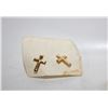 Image 1 : 10K STAMPED GOLD CROSS EARRINGS