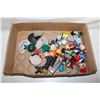 Image 1 : FLAT OF COLLECTABLE KEY CHAINS AND TOYS