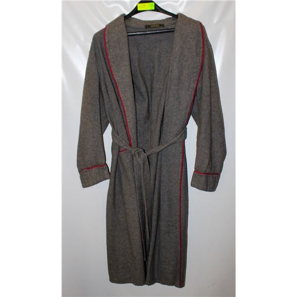 VINTAGE HUDSONS BAY CO LLOYDS WOOL BLEND ROBE