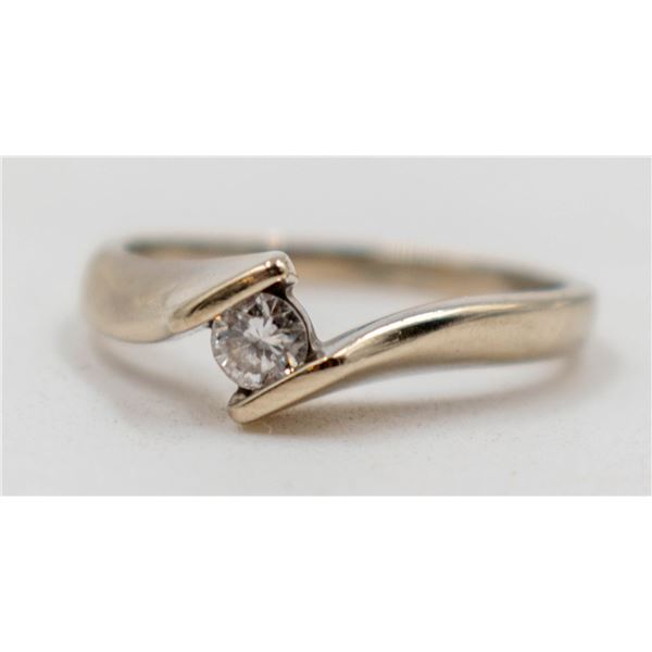 LADIES 14KT WHITE GOLD DIAMOND RING SIZE 6.5