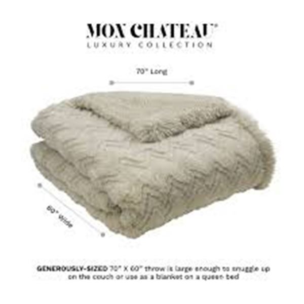 NEW MON CHATEAU LUXE JACQUARD FUR THROW 60 X 70"