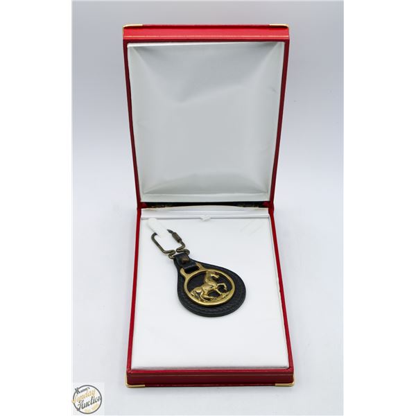 VINTAGE BUXTON HORSE BRASS KEY-KEEPER BLK LEATHER