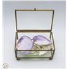 Image 1 : VINTAGE GLASS & BRASS JEWELRY BOX W/ CLAM SHELLS