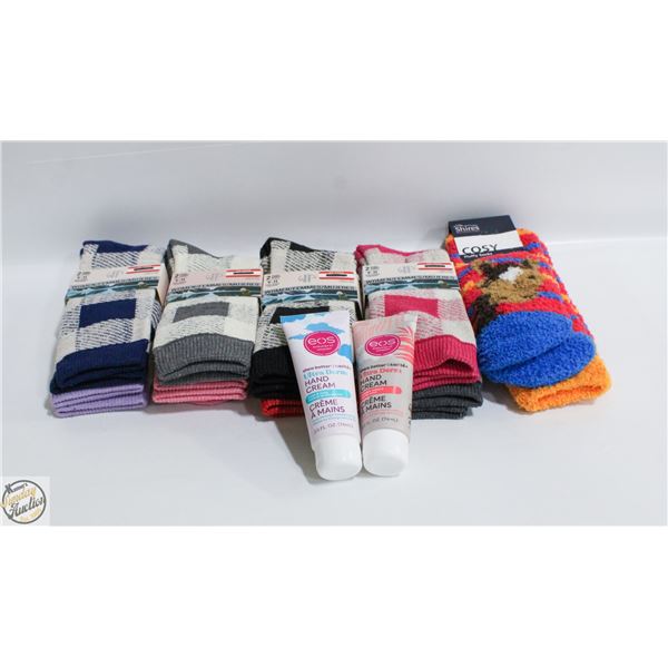 NEW 11 PAIR WOMEN'S SOCKS