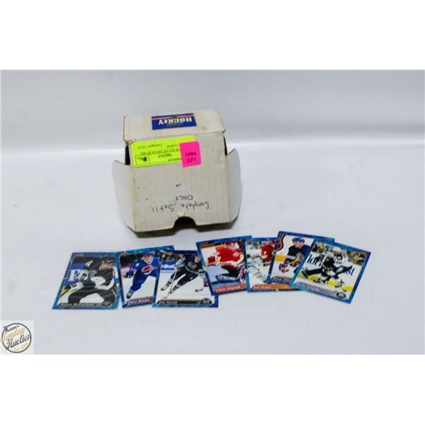 COMPLETE SET OF 1993/94 SCORE HOCKEY CARDS