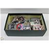Image 1 : FLAT OF UNSORTED HOCKEY CARDS