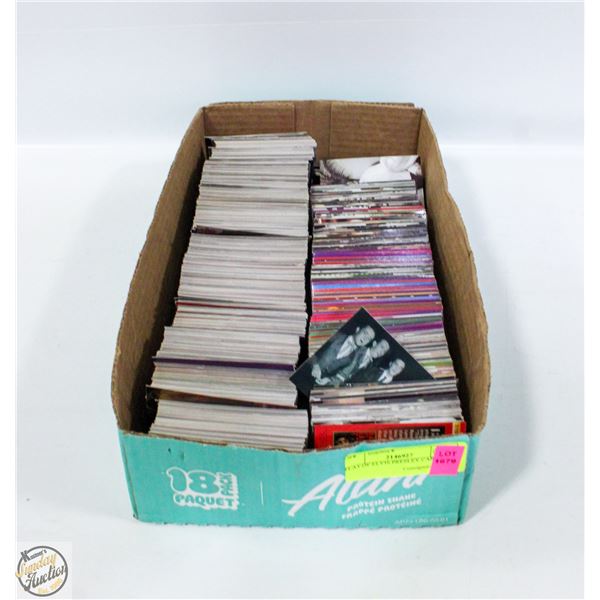 FLAT OF ELVIS PRESLEY CARDS