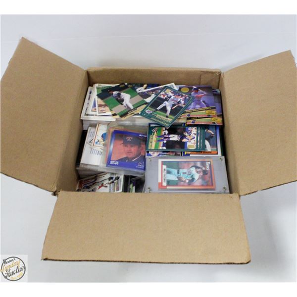 BOX OF UNSORTED HOCKEY CARDS