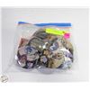 Image 1 : BAG OF VINTAGE HOCKEY PINS