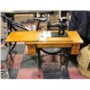 Image 1 : VINTAGE SINGER SEWING MACHINE IN TABLE