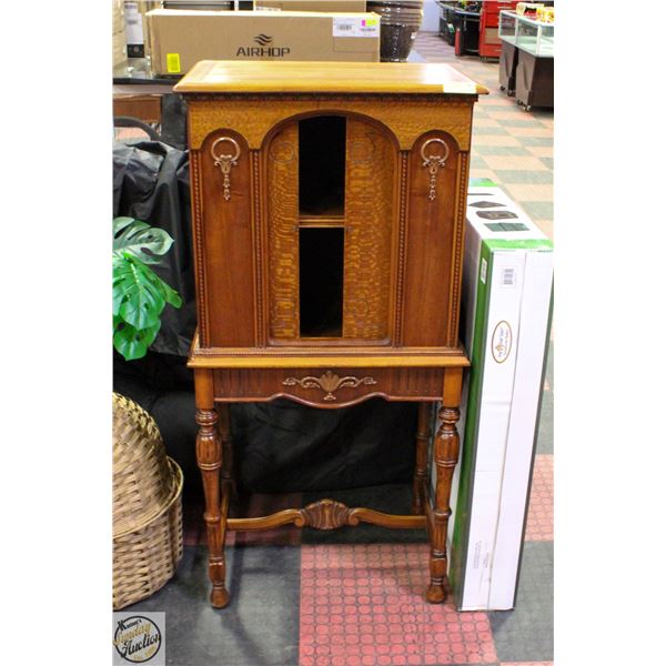 VINTAGE WOOD RADIO CABINET - NO RADIO