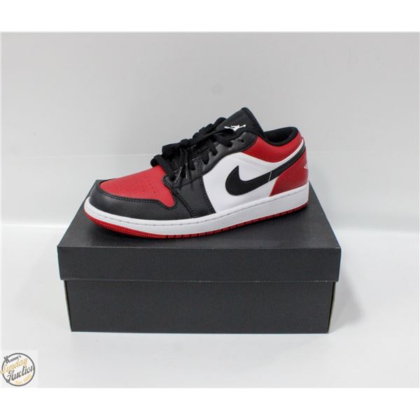 NEW JORDAN 1 LOW SIZE 9.5