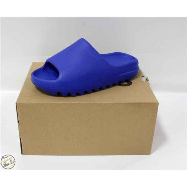 NEW YEEZY SLIDES SIZE 8