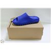Image 1 : NEW YEEZY SLIDES SIZE 9