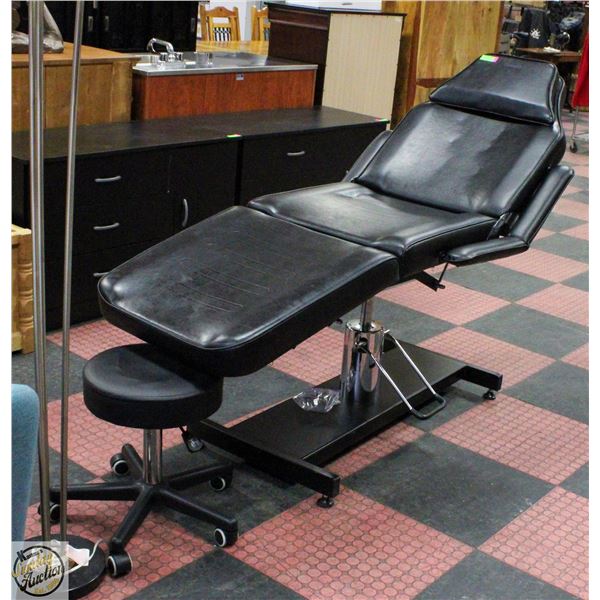 TATTOO PARLOUR HYDRAULIC LIFT "TABLE" SOLD W/STOOL