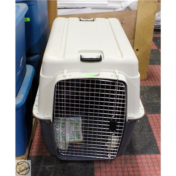 NEW ASSEMBLED "LIVE ANIMAL" ROLLING TRAVEL KENNEL