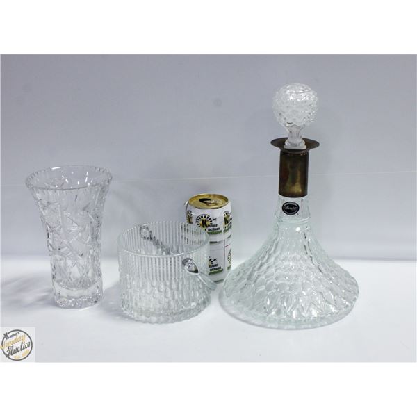 LOT OF VINTAGE GLASS DECANTER WITH VASE AND