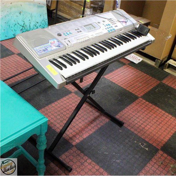 CASIO LK-300TU KARAOKE KEYBOARD & STAND