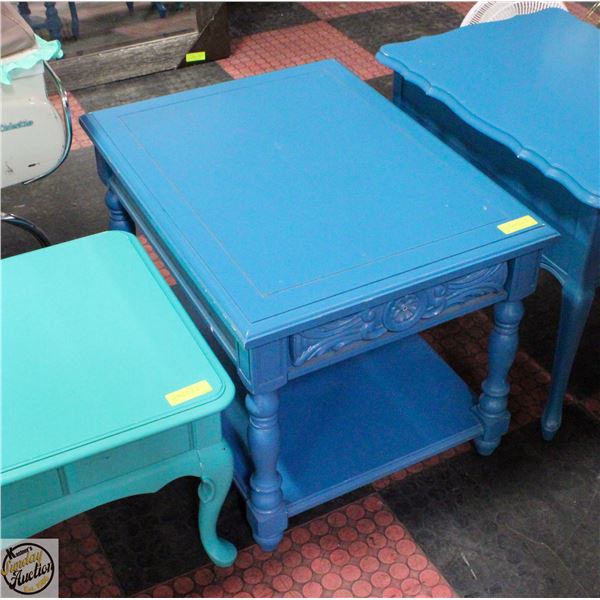 VINTAGE WOOD PAINTED END TABLE