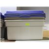 Image 1 : 3 OF RUBBERMAID EXTRA LARGE WITH HINGED LIDS