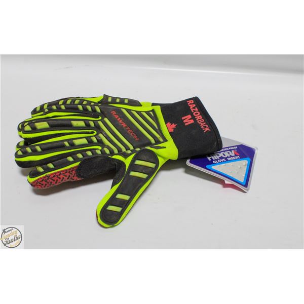 RAWKTECH RAZORBACK SIZE MEDIUM INSULATED