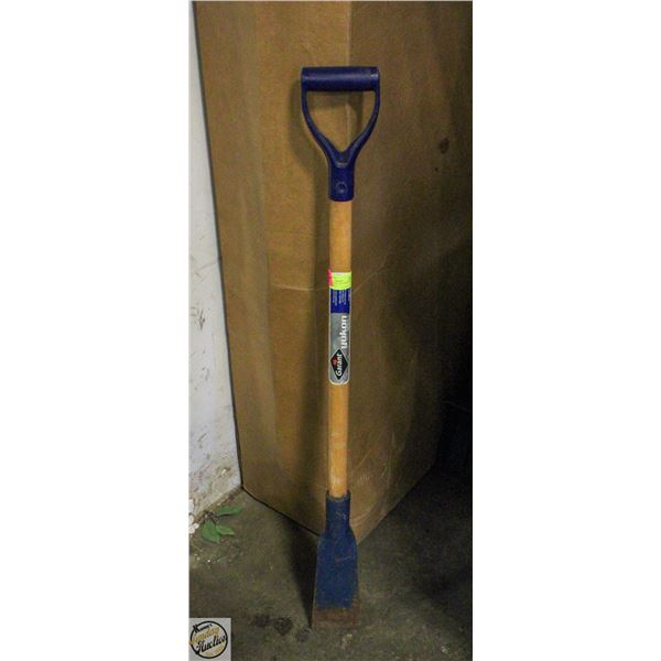 GARANT YUKON SERIES ICE BREAKER WITH WOOD HANDLE