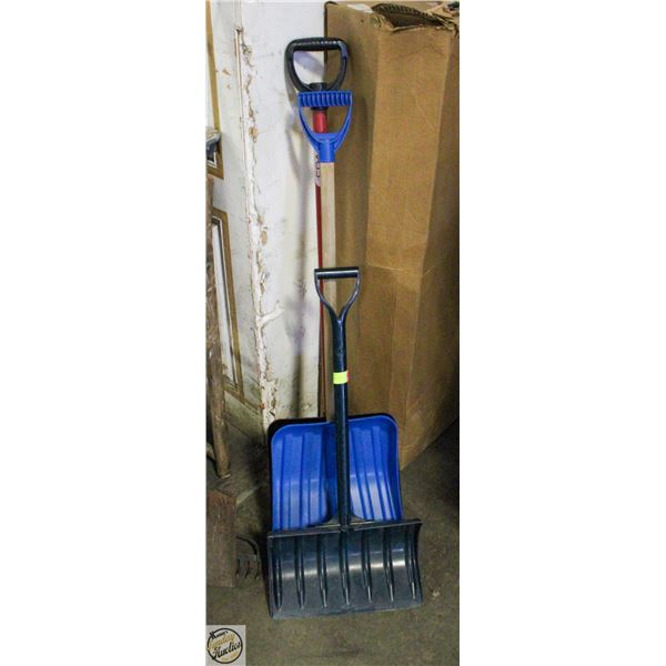 3 PLASTIC SNOW SHOWELS