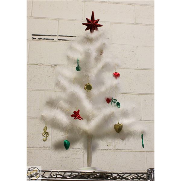 26’ WHITE FEATHER TABLETOP CHRISTMAS