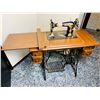 Image 1 : Sewing Singer Table