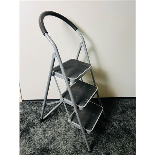 Folding Step Ladder