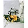 Image 5 : Candle Holders and Decor