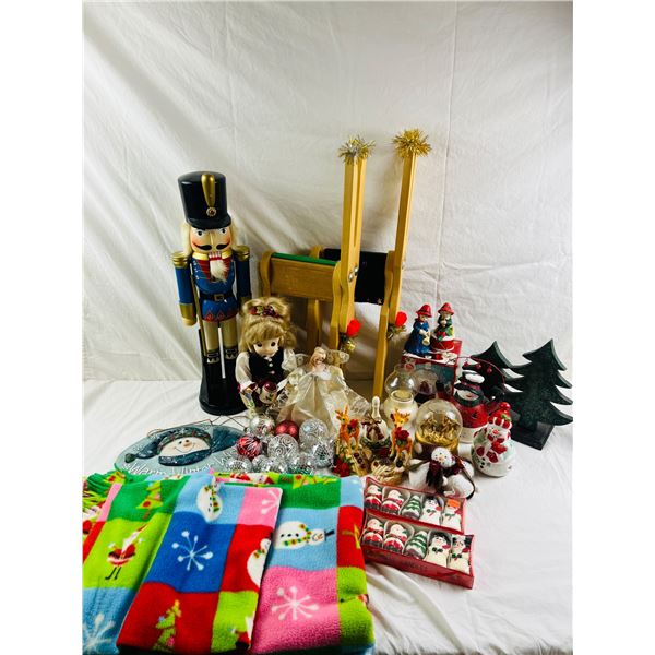 Christmas Decor Lot