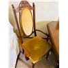 Image 6 : Pedestal Dining Table & Chairs