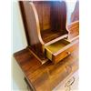Image 4 : Dresser & Mirror