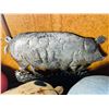 Image 5 : Home & Garden Pig Decor