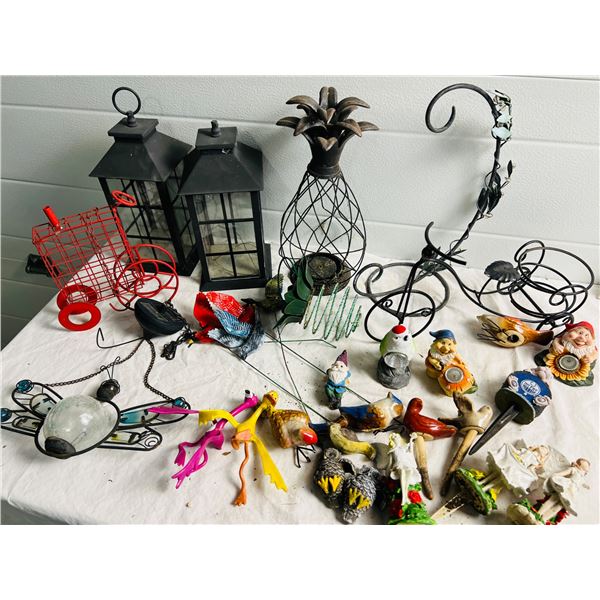 Lanterns & Garden Decor