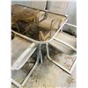 Image 2 : Patio Table & Chairs