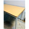 Image 2 : Work table