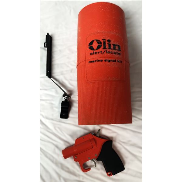 Orion Signal Flare Gunb w/ Case